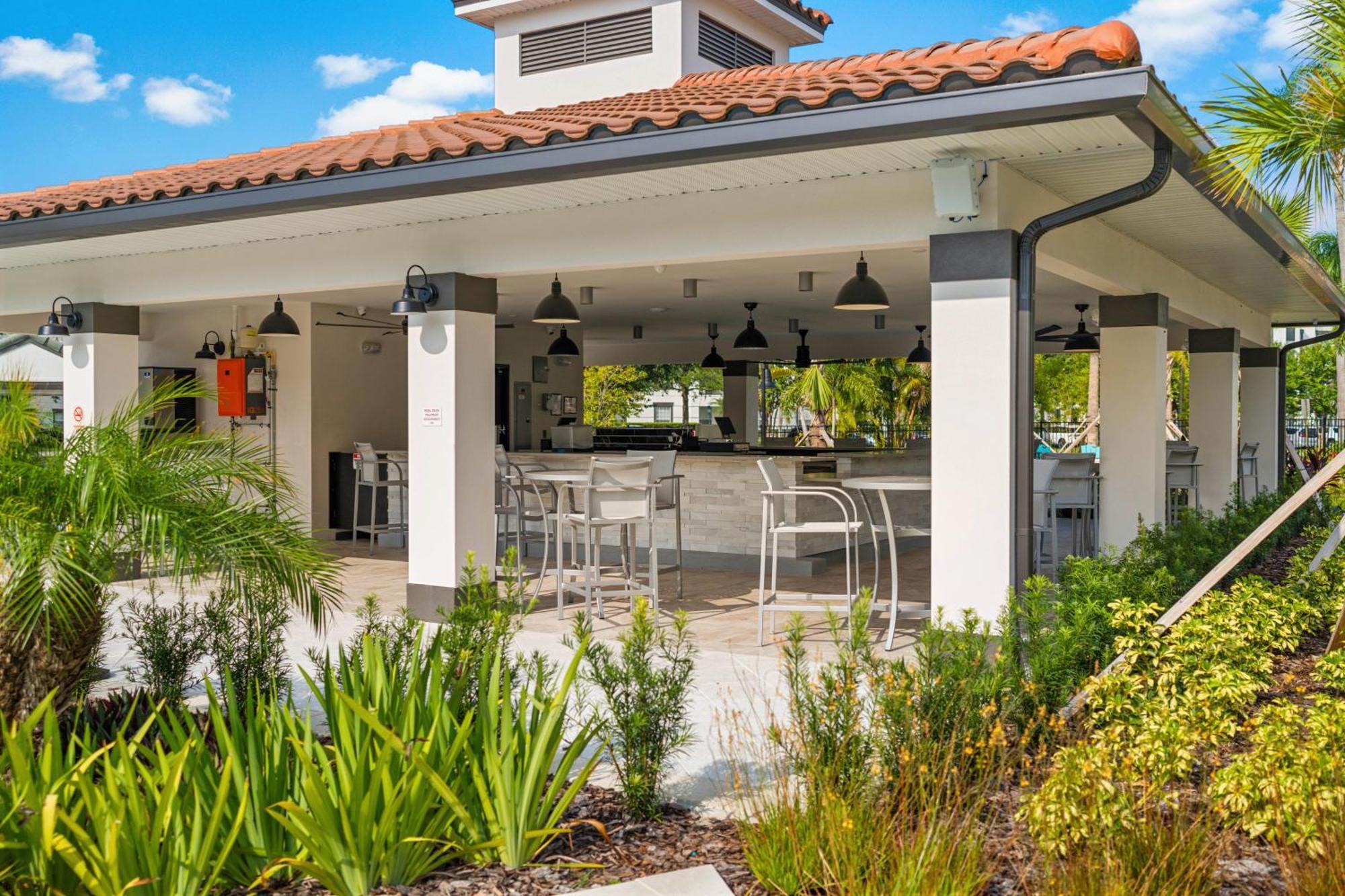 Apartment Ground-floor Next To Vista Cay Clubhouse And Pool! *