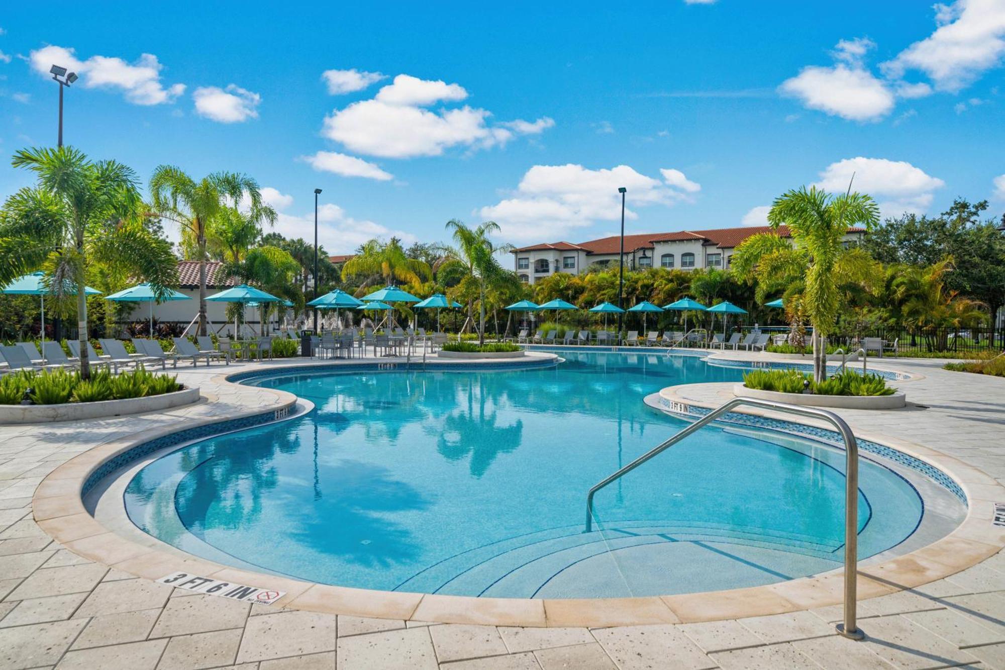 Apartment Ground-floor Next To Vista Cay Clubhouse And Pool! *